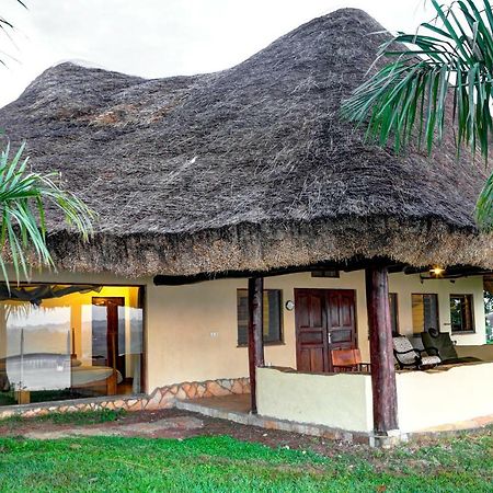 The Haven Hotel Jinja Esterno foto