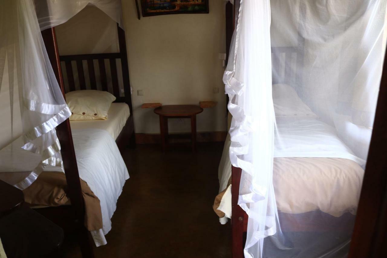 The Haven Hotel Jinja Esterno foto